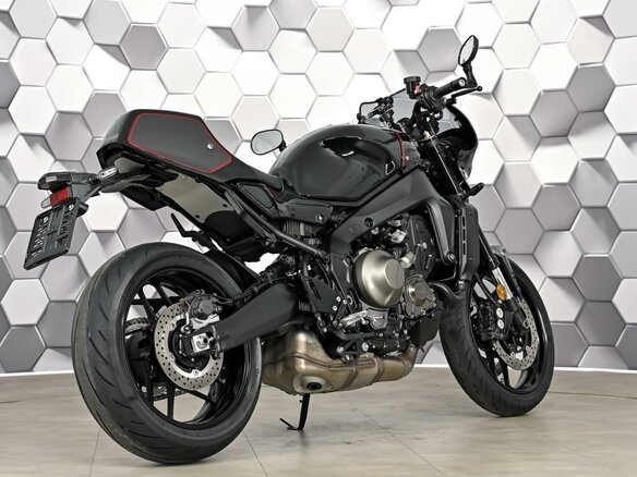 2024 Yamaha XSR900, чёрный, 1177000 рублей - вид 6