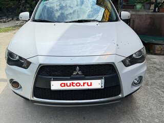 2012 Mitsubishi Outlander II Рестайлинг, белый, 1300000 рублей, вид 1