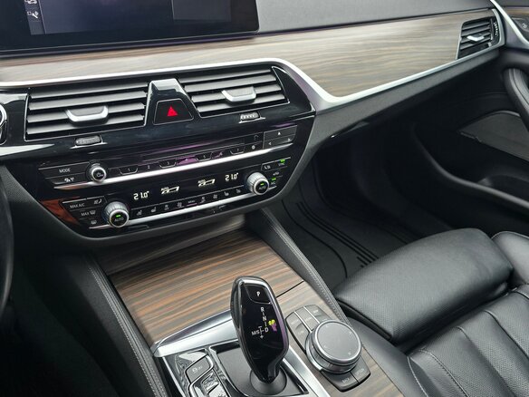 2019 BMW 5 серии 530i xDrive VII (G30/G31/G38), серый, 3750000 рублей - вид 17