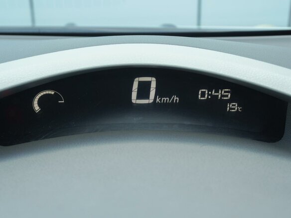 2011 Nissan Leaf (EM61) I (ZE0/AZE0), белый, 570000 рублей - вид 18