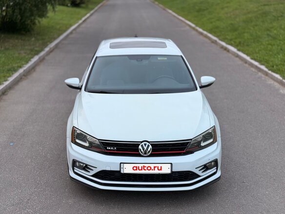 2015 Volkswagen Jetta GLI VI Рестайлинг, белый, 1650000 рублей - вид 1