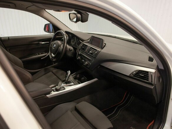 2012 BMW 1 серии 118i II (F20/F21), белый, 1295000 рублей - вид 19