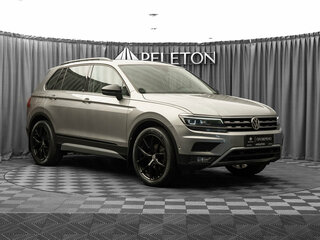 2019 Volkswagen Tiguan II, серебристый, 2490000 рублей, вид 2