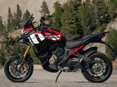 2026 Ducati Multistrada V4, красный, 3745000 рублей, вид 4
