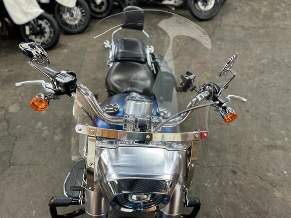 2018 Harley-Davidson Fat Boy, синий, 1990000 рублей - вид 8