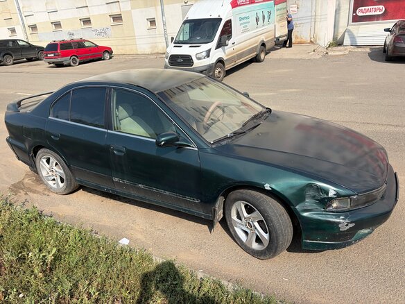 2000 Mitsubishi Galant VIII Рестайлинг, зелёный - вид 3