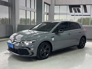 2023 Volkswagen Golf VIII, серый, 1725025 рублей, вид 1