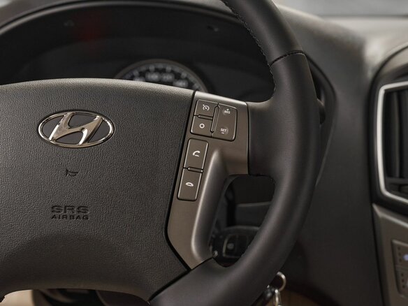 2018 Hyundai H-1 II Рестайлинг 2, серебристый, 2489000 рублей - вид 11