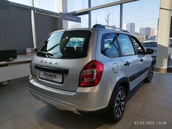 2026 Lada (ВАЗ) Granta Cross I Рестайлинг, серебристый - вид 3