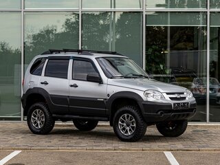 2012 Chevrolet Niva I Рестайлинг, серебристый, 655000 рублей, вид 3