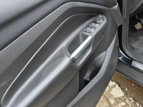 2018 Ford Kuga II Рестайлинг, чёрный, 1710000 рублей - вид 6