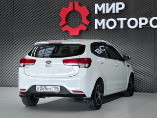 2016 Kia Rio III Рестайлинг, белый, 1180000 рублей, вид 4