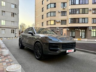 2023 Porsche Cayenne Coupé III Рестайлинг, серый, 14950000 рублей, вид 4