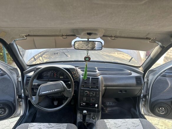 2006 Lada (ВАЗ) 2112, серебристый, 285000 рублей - вид 12