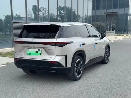 2025 Toyota bZ3X 58.3 kWh, серый, 2580500 рублей, вид 4