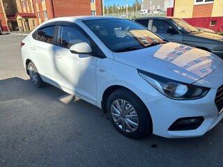 2017 Hyundai Solaris II, белый, 1180000 рублей, вид 3