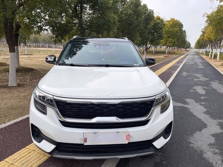 2021 Kia KX3, белый, 1590000 рублей, вид 2