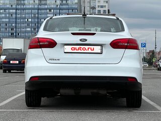 2018 Ford Focus III Рестайлинг, белый, 900000 рублей, вид 4