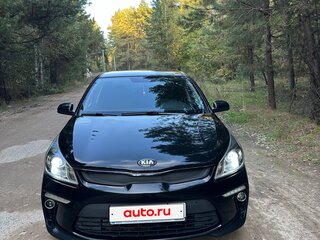 2019 Kia Rio IV, чёрный, 1070000 рублей, вид 2