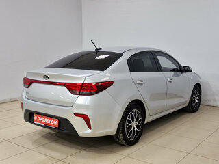 2017 Kia Rio IV, серебристый, 1200000 рублей, вид 4