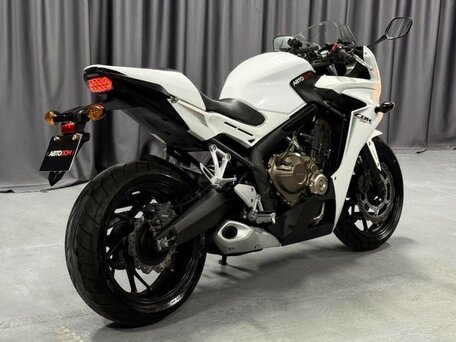 2017 Honda CBR 650F, белый, 650000 рублей, вид 3