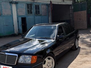 1991 Mercedes-Benz W124 200, чёрный, 900000 рублей, вид 2