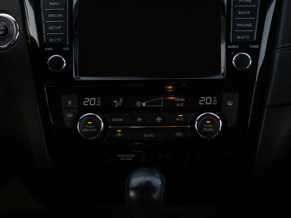 2018 Nissan X-Trail III Рестайлинг, чёрный, 1819000 рублей - вид 15