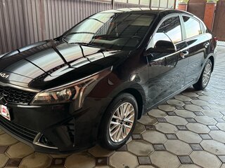 2021 Kia Rio IV Рестайлинг, чёрный, 1750000 рублей, вид 1