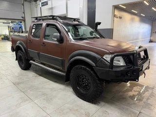 2010 Nissan Navara (Frontier) III (D40) Рестайлинг, коричневый, 1479000 рублей, вид 3