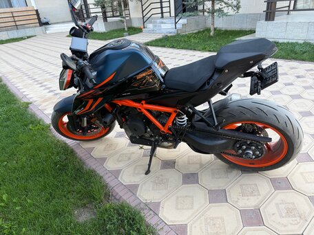 2023 KTM 1290 Super Duke R Evo, синий, 1549000 рублей, вид 3