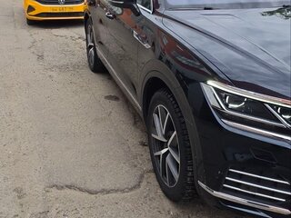 2021 Volkswagen Touareg III, синий, 6550000 рублей, вид 4