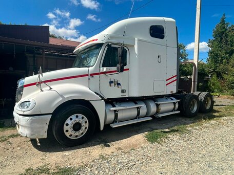 2002 Freightliner Columbia, белый, 1200000 рублей, вид 1