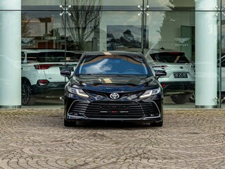 2021 Toyota Camry VIII (XV70) Рестайлинг, чёрный, 2795000 рублей, вид 2