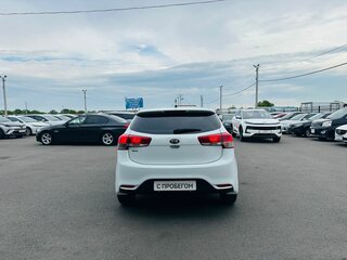 2015 Kia Rio III Рестайлинг, белый, 1049000 рублей, вид 5