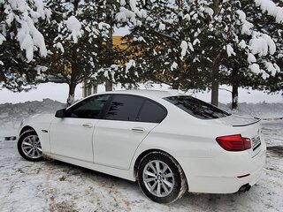 2013 BMW 5 серии 528i xDrive VI (F10/F11/F07), белый, 1790000 рублей, вид 4