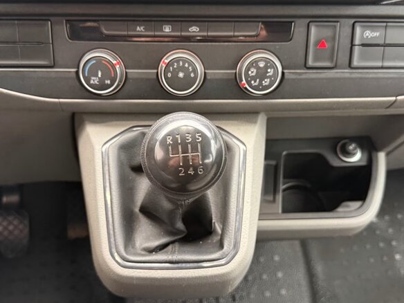 2022 Volkswagen Transporter Long T6 Рестайлинг, белый, 3790000 рублей - вид 11