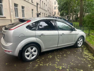 2008 Ford Focus II Рестайлинг, серебристый, 450000 рублей, вид 5