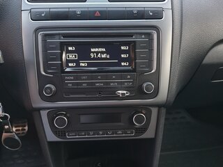 2016 Volkswagen Polo V Рестайлинг, красный, 940000 рублей, вид 4