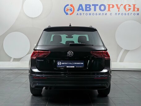 2020 Volkswagen Tiguan II, чёрный, 2555000 рублей, вид 4