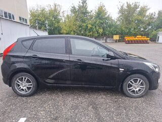 2015 Hyundai Solaris I Рестайлинг, чёрный, 940000 рублей, вид 4