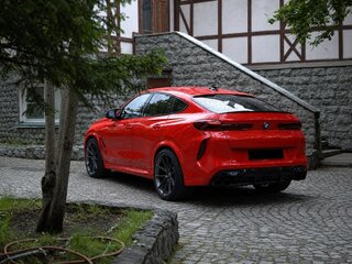 2021 BMW X6 40i III (G06), белый, 5000000 рублей, вид 3