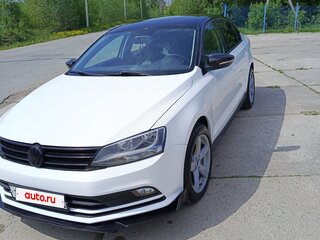 2017 Volkswagen Jetta VI Рестайлинг, белый, 655000 рублей, вид 2
