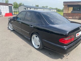 1997 Mercedes-Benz E-Класс 240 II (W210, S210), чёрный, 800000 рублей, вид 2