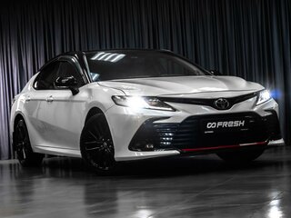 2021 Toyota Camry VIII (XV70) Рестайлинг, белый, 3200000 рублей, вид 4