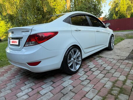 2012 Hyundai Solaris I, белый, 830000 рублей, вид 4