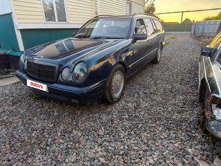1996 Mercedes-Benz E-Класс 230 II (W210, S210), синий, 300000 рублей, вид 1