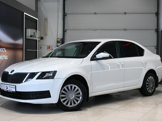 2017 Skoda Octavia III (A7) Рестайлинг, белый, 1395000 рублей, вид 3