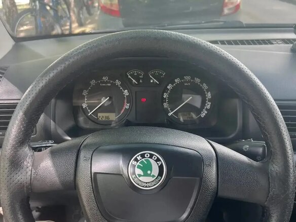 2010 Skoda Octavia I (A4) Рестайлинг, серый, 400000 рублей - вид 8