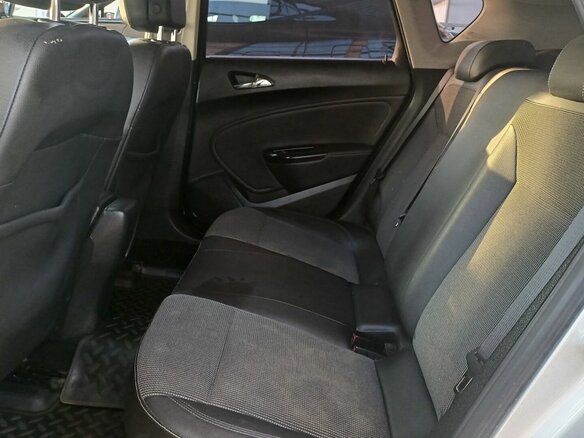 2013 Opel Astra J Рестайлинг, серебристый, 502000 рублей - вид 13