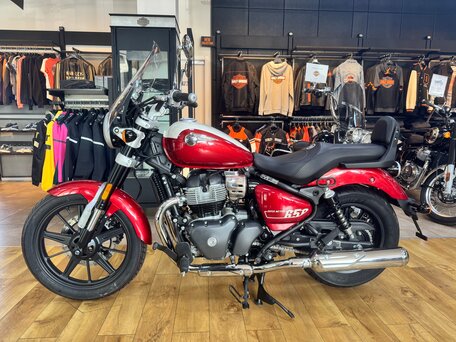 2026 Royal Enfield Super Meteor, пурпурный, 792000 рублей, вид 5